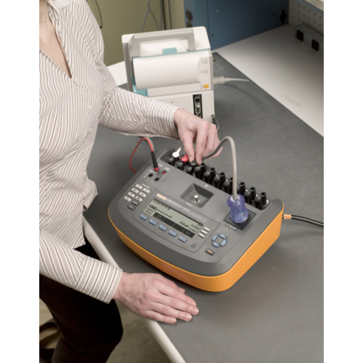 Fluke ESA 620 — анализатор электробезопасности с поверкой